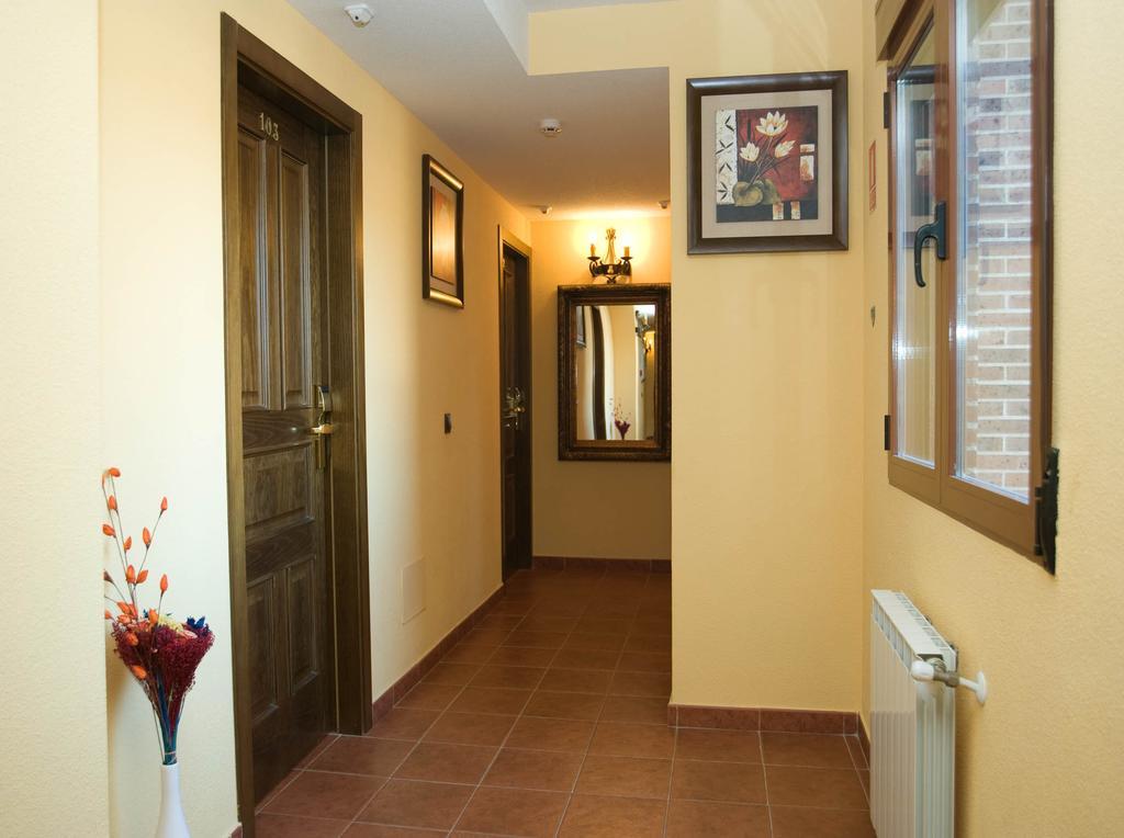 Hotel Rural "Victoria" Humanes Ruang foto