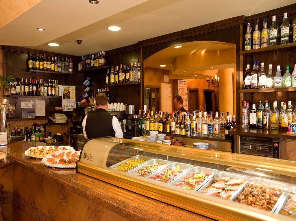 Hotel Rural "Victoria" Humanes Bagian luar foto